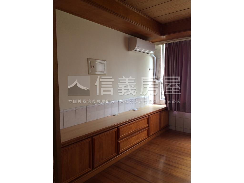 高雄車站河畔景觀美透天房屋室內格局與周邊環境