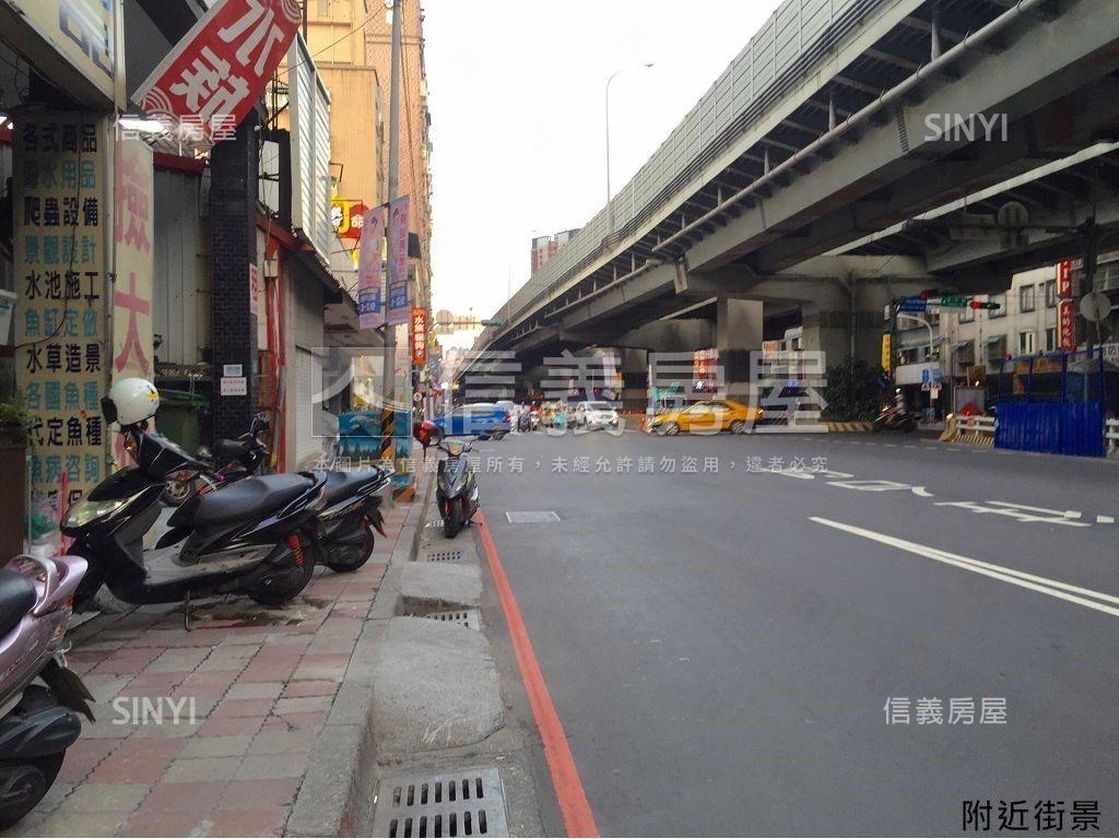 景安捷運挑高店面房屋室內格局與周邊環境