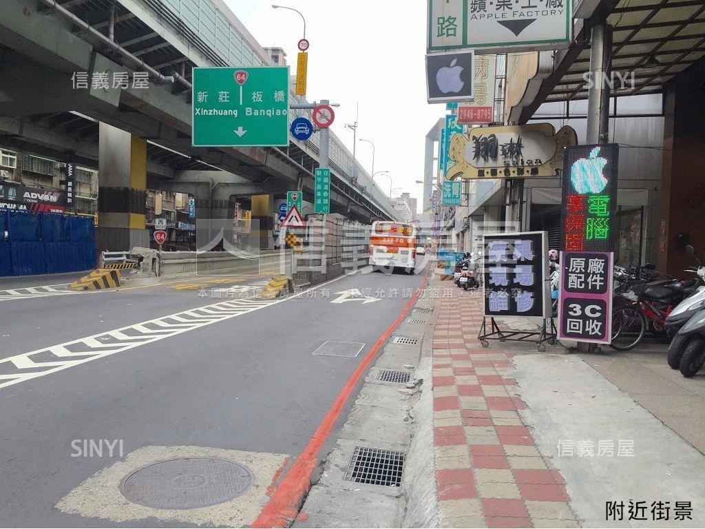 景安捷運挑高店面房屋室內格局與周邊環境