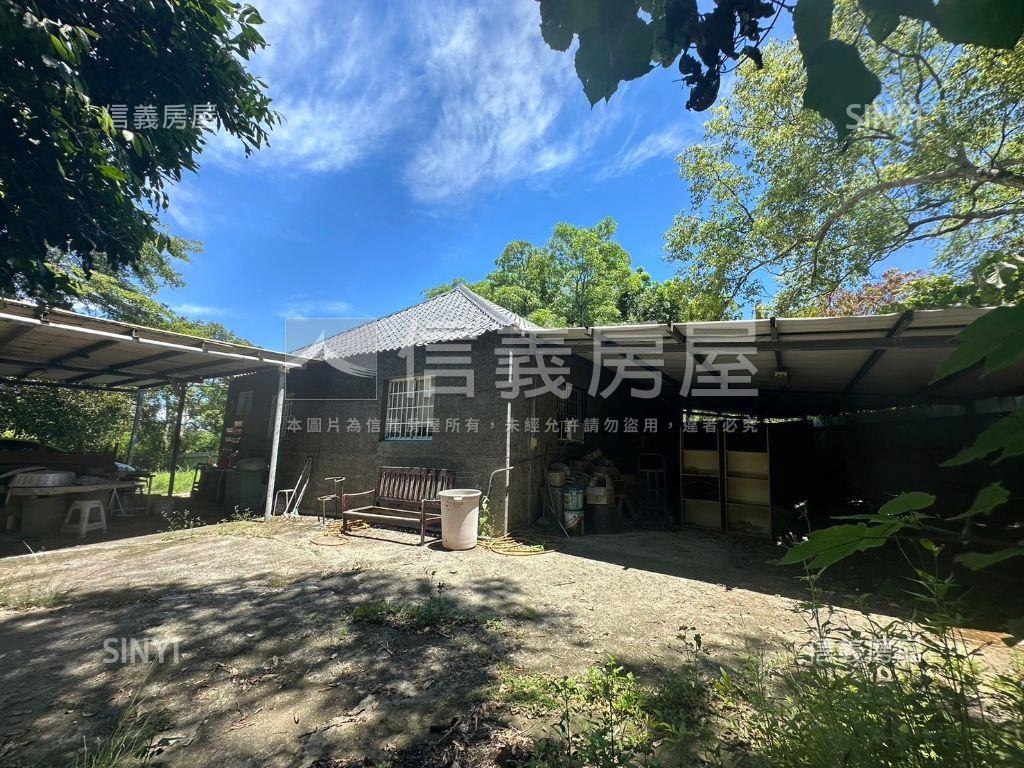 龍崎山居約７７７坪地房屋室內格局與周邊環境