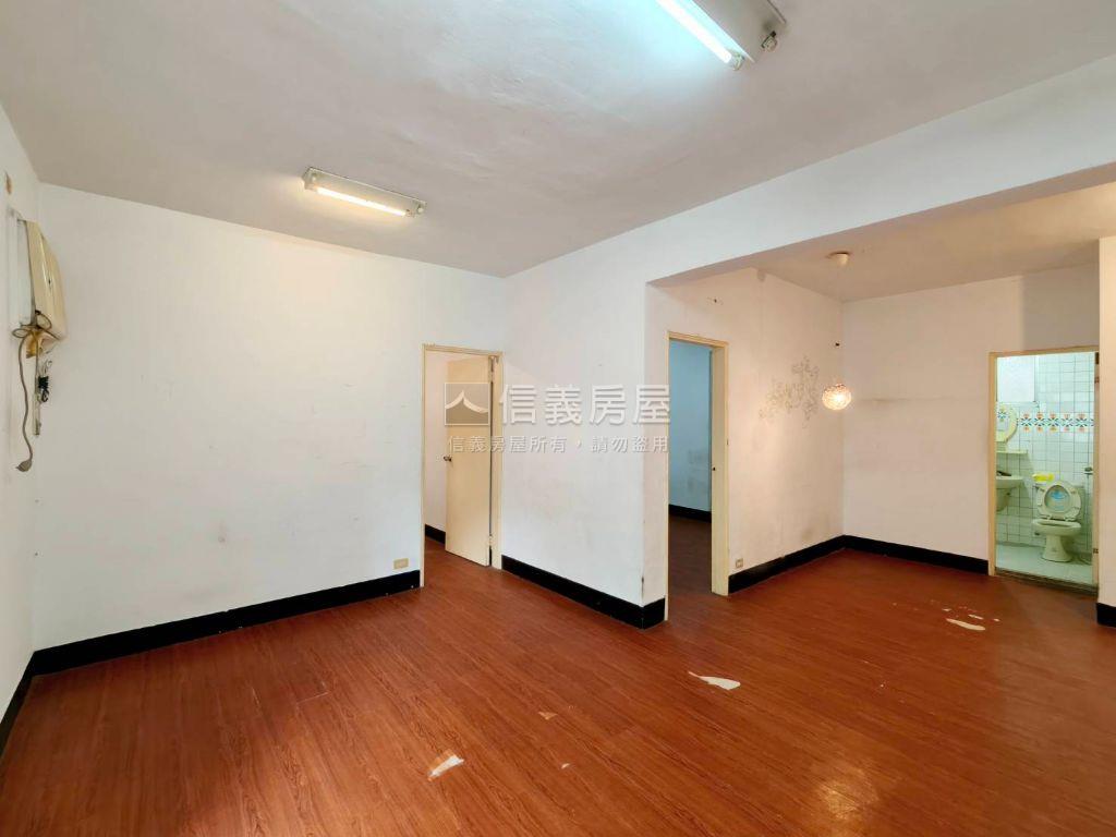 【ＶＲ】綠地邊間三樓雅寓房屋室內格局與周邊環境