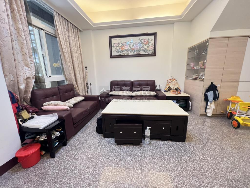 近快官帝景四房美墅房屋室內格局與周邊環境