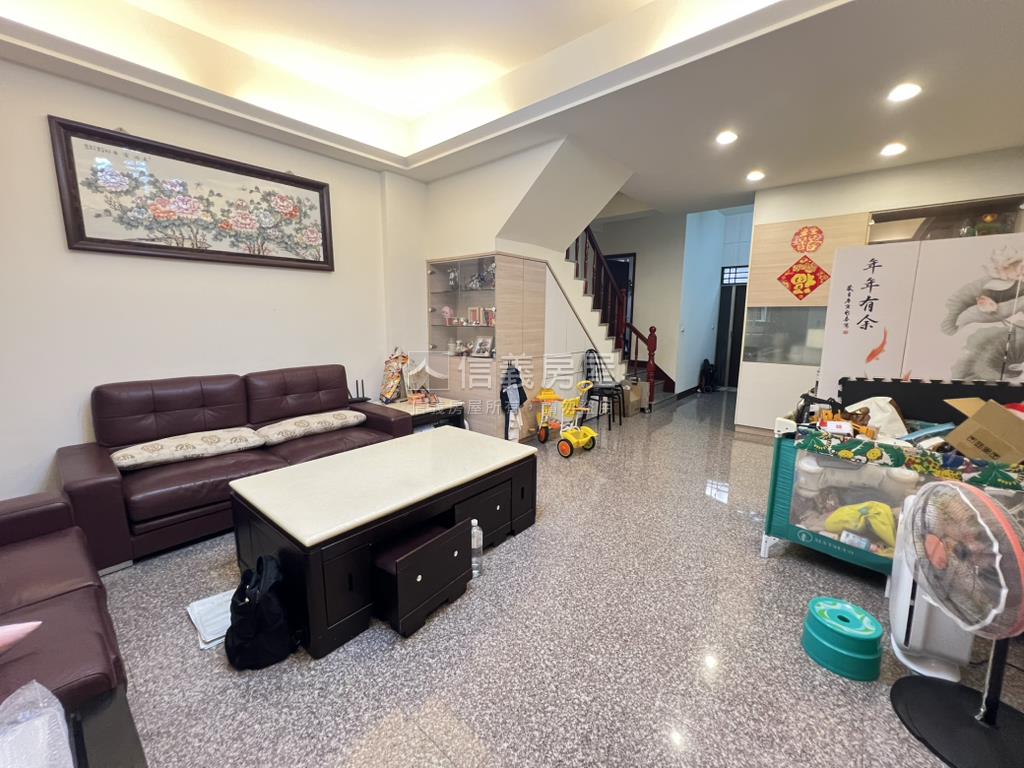 近快官帝景四房美墅房屋室內格局與周邊環境