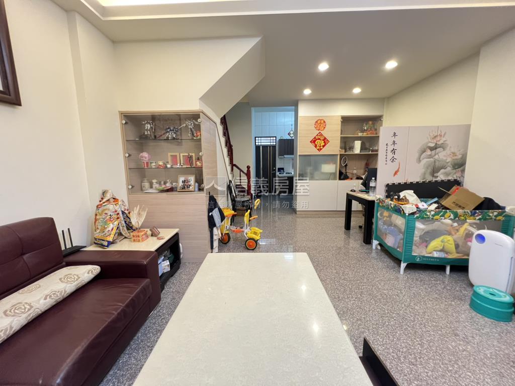 近快官帝景四房美墅房屋室內格局與周邊環境