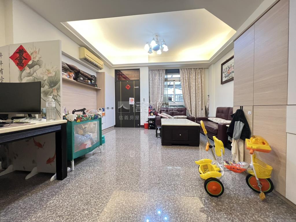 近快官帝景四房美墅房屋室內格局與周邊環境