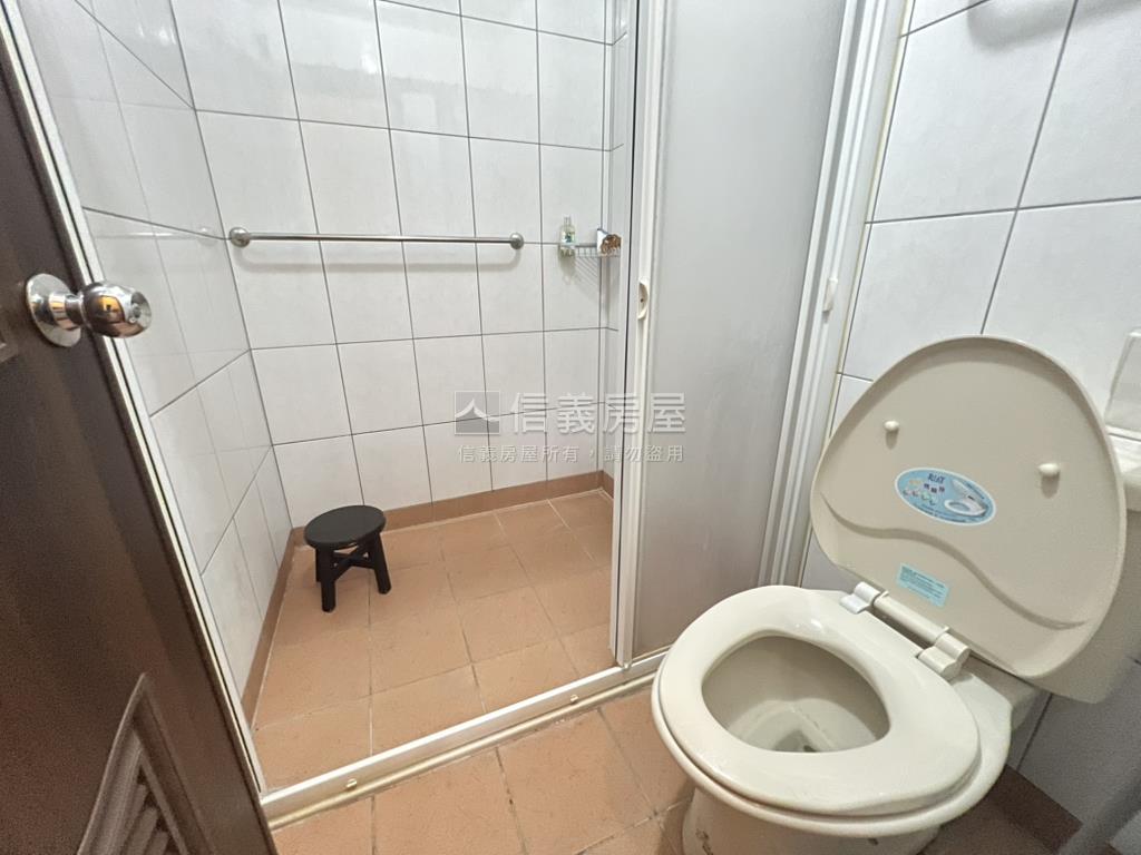 近快官帝景四房美墅房屋室內格局與周邊環境