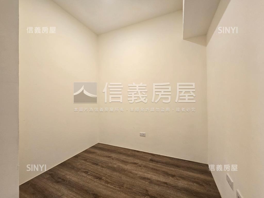 稀有澄岳次頂樓美宅房屋室內格局與周邊環境