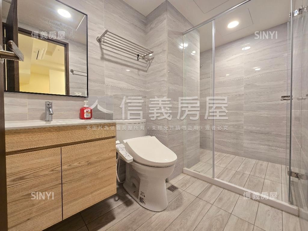 稀有澄岳次頂樓美宅房屋室內格局與周邊環境
