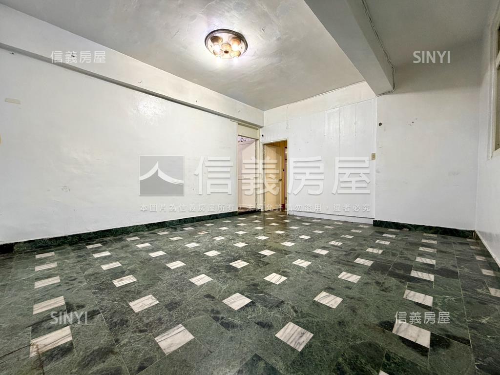 稀有仁忠街五樓含頂加房屋室內格局與周邊環境