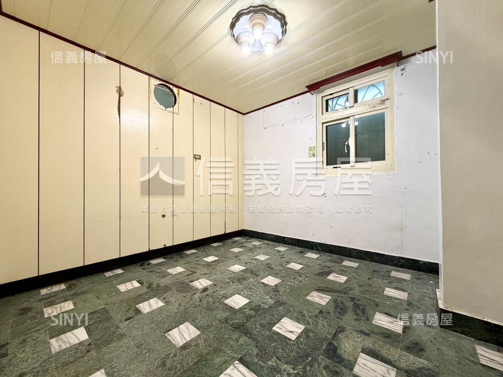 稀有仁忠街五樓含頂加房屋室內格局與周邊環境