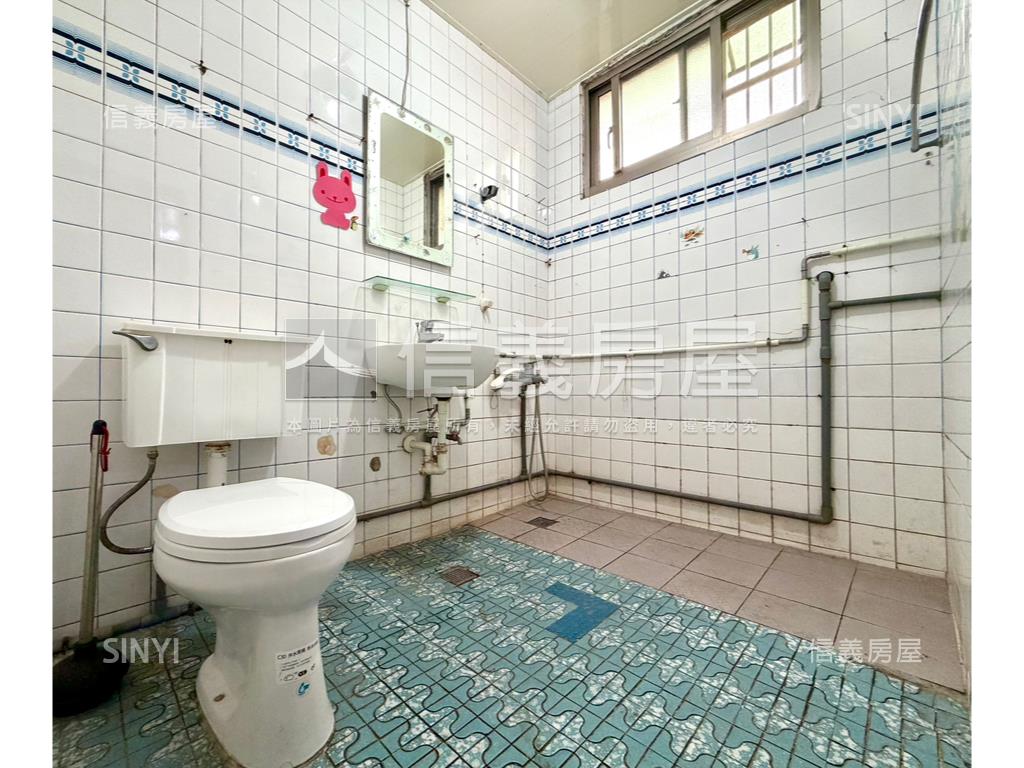 稀有仁忠街五樓含頂加房屋室內格局與周邊環境