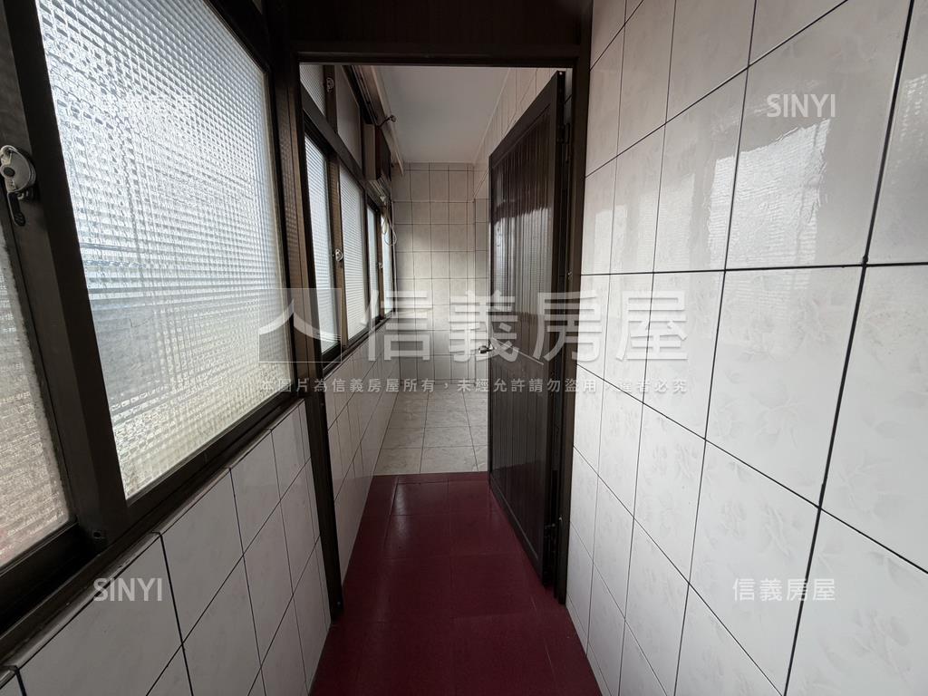 稀有仁忠街五樓含頂加房屋室內格局與周邊環境