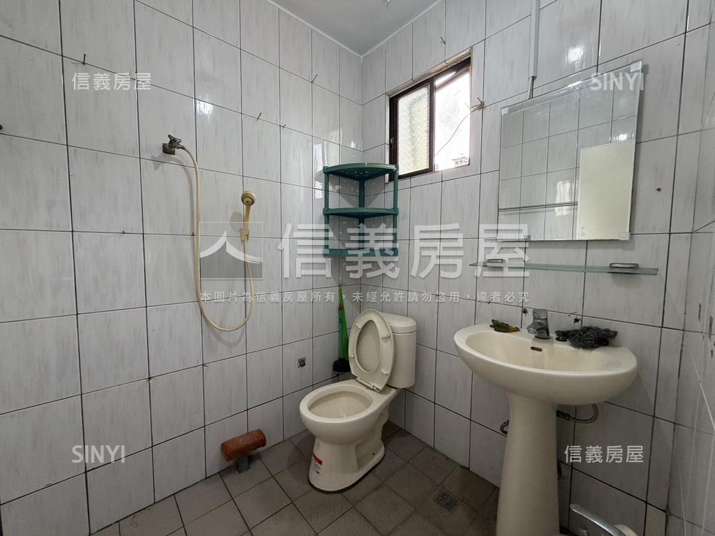 稀有仁忠街五樓含頂加房屋室內格局與周邊環境