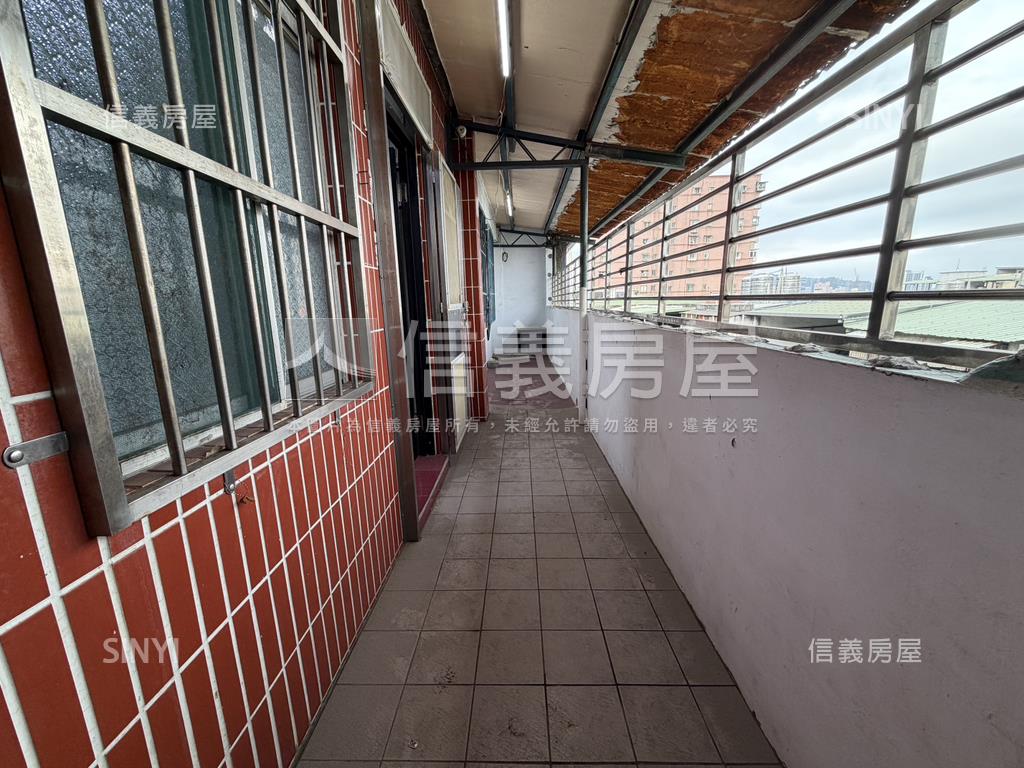 稀有仁忠街五樓含頂加房屋室內格局與周邊環境