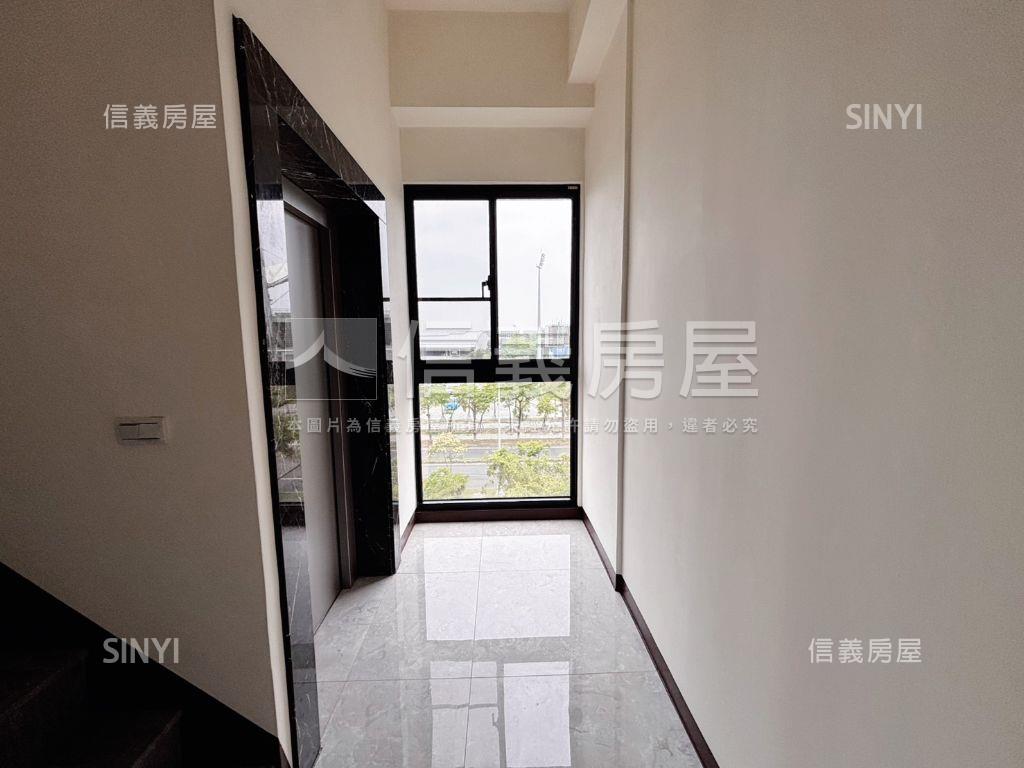 史博館第一排全新雙車墅房屋室內格局與周邊環境