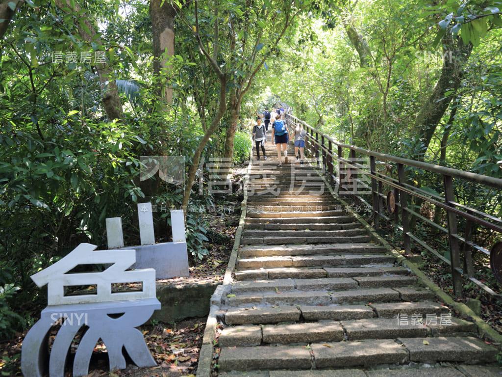 新濠信義精英兩房房屋室內格局與周邊環境