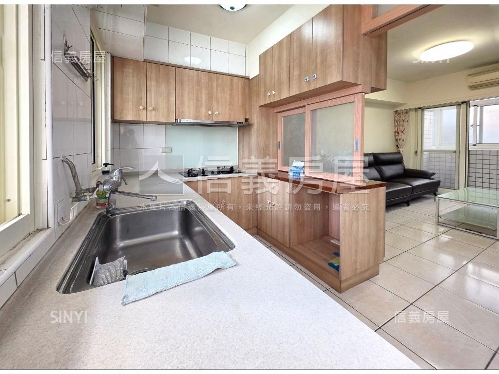 近竹中站次頂美三房附車位房屋室內格局與周邊環境