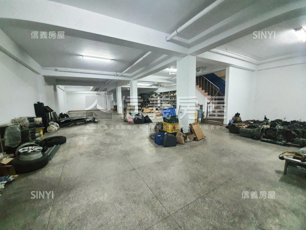 臨１６米路！大面寬美店透房屋室內格局與周邊環境