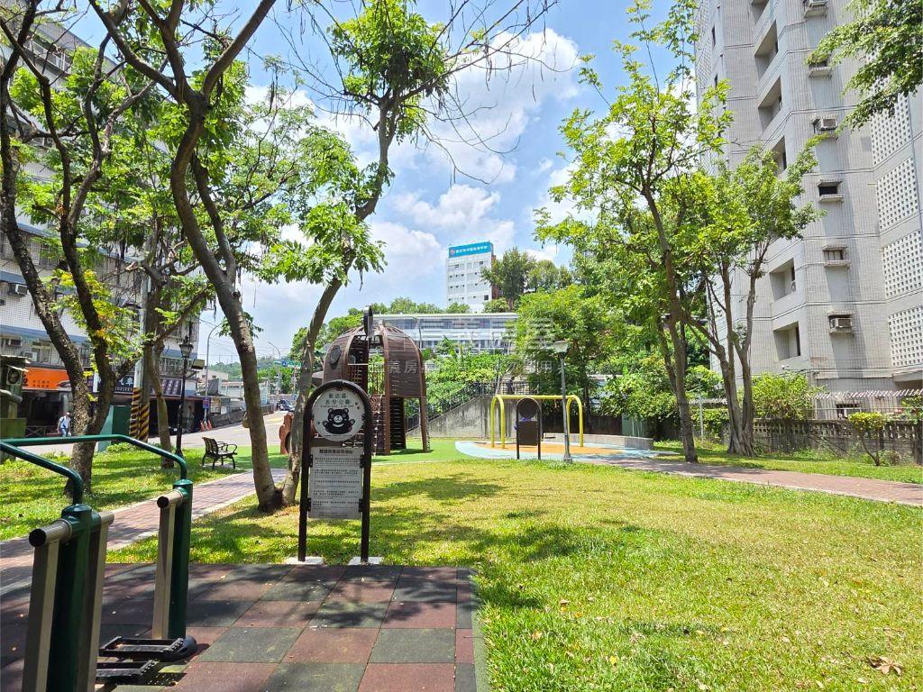 大陸工程山水畫樓三房房屋室內格局與周邊環境