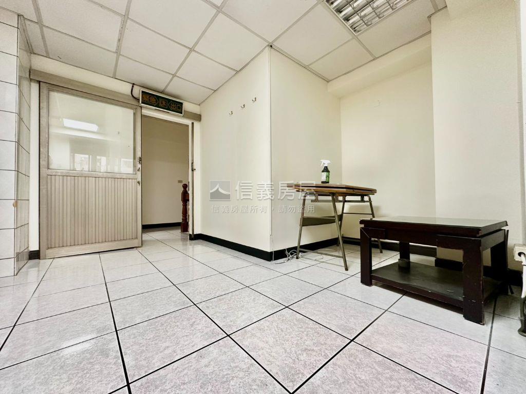 新案！大業國中旁金店面！房屋室內格局與周邊環境