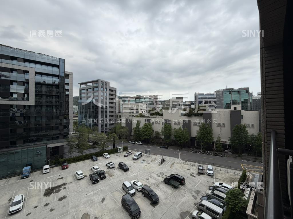 羅馬假期６Ｆ房屋室內格局與周邊環境