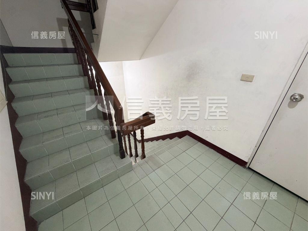 中和稀有獨棟透天店辦房屋室內格局與周邊環境