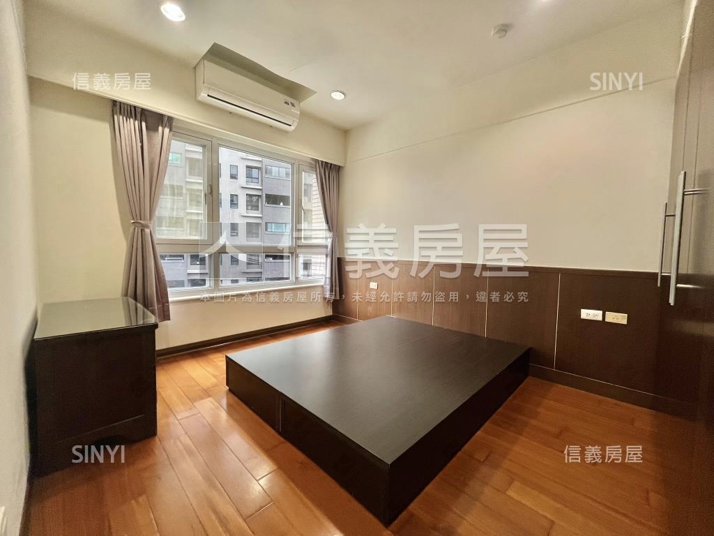 專任凱悅花園三房車位房屋室內格局與周邊環境