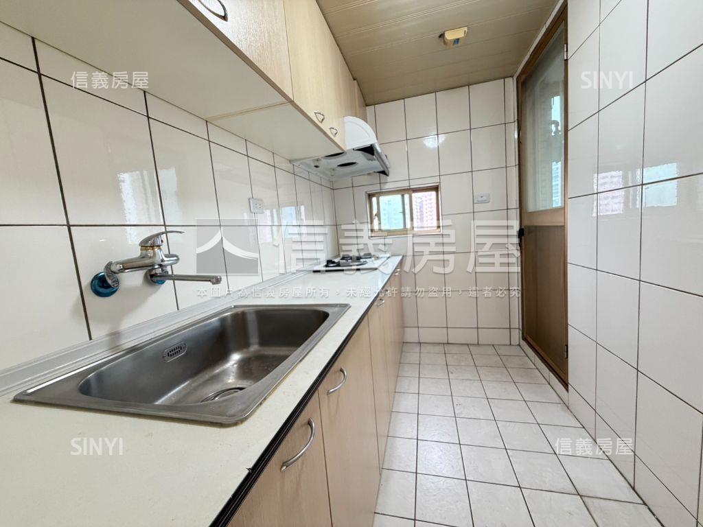 平鎮邊間面景三房雙衛浴房屋室內格局與周邊環境