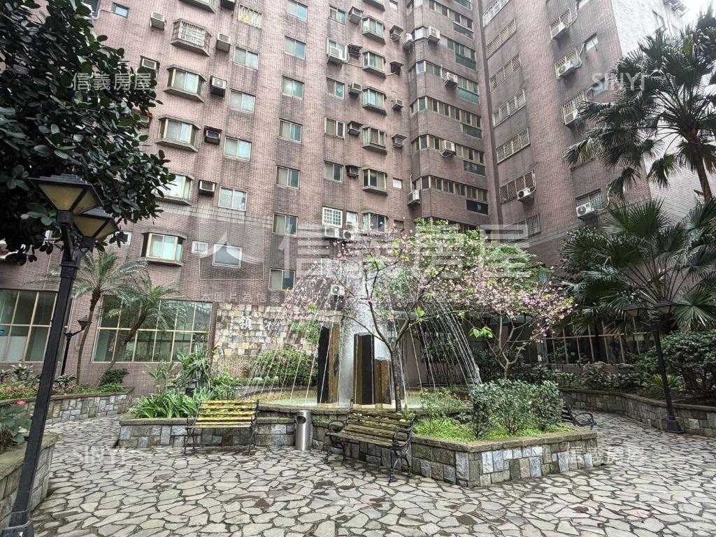 平鎮邊間面景三房雙衛浴房屋室內格局與周邊環境