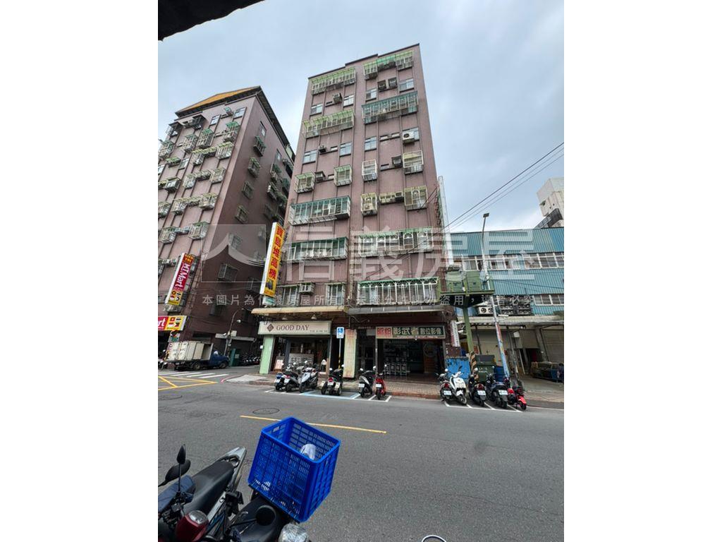 化成路電梯珠寶盒Ｂ房屋室內格局與周邊環境