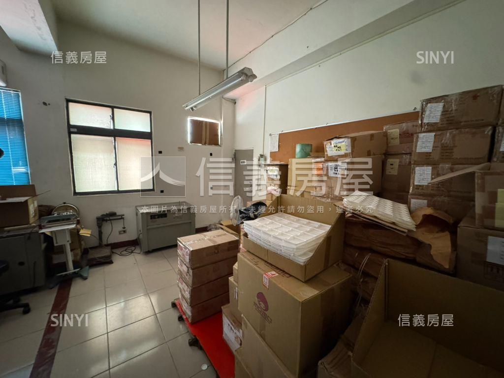化成路電梯珠寶盒Ｂ房屋室內格局與周邊環境