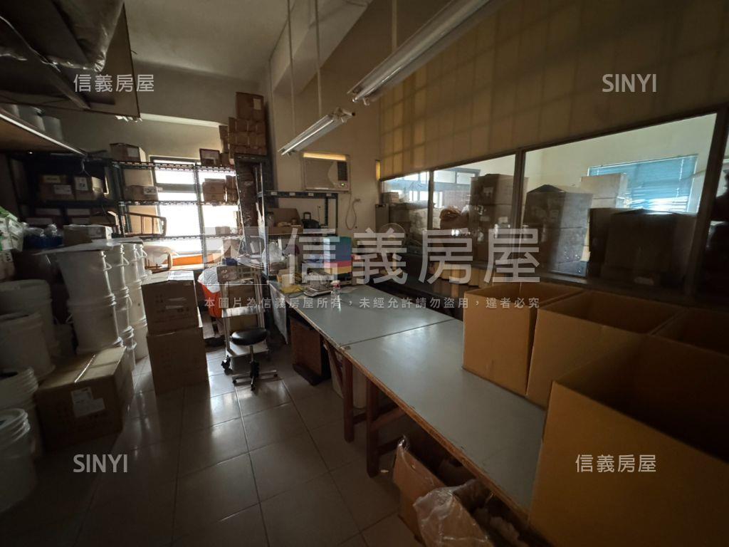 化成路電梯珠寶盒Ｂ房屋室內格局與周邊環境