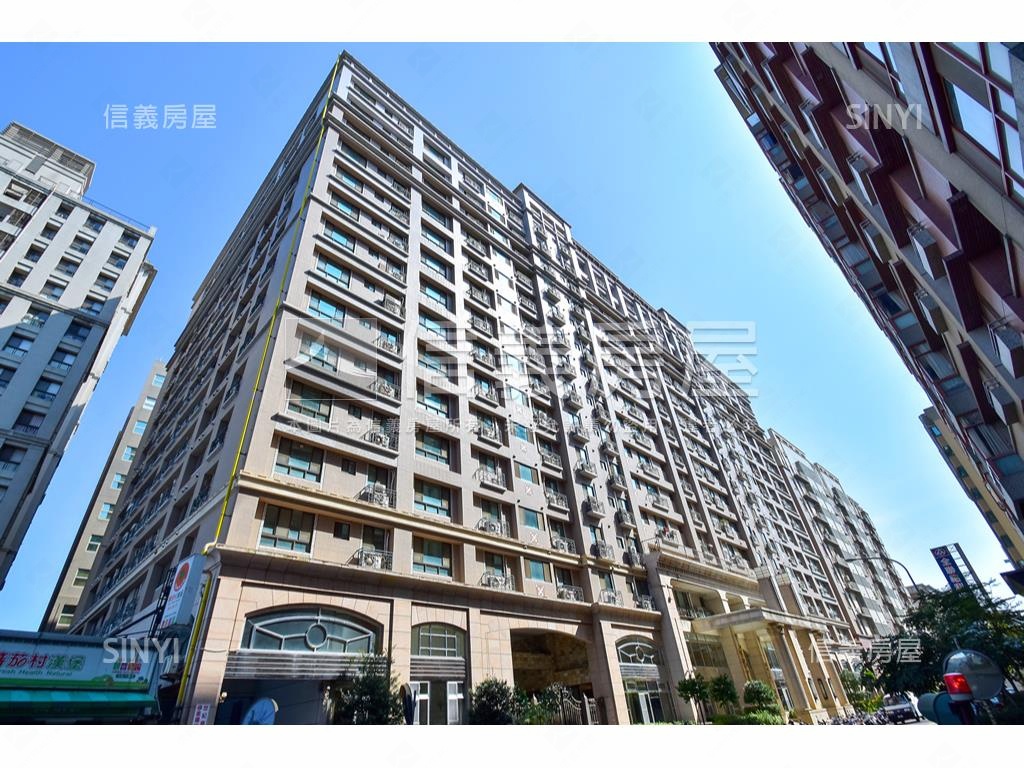 世紀皇家３房採光戶房屋室內格局與周邊環境