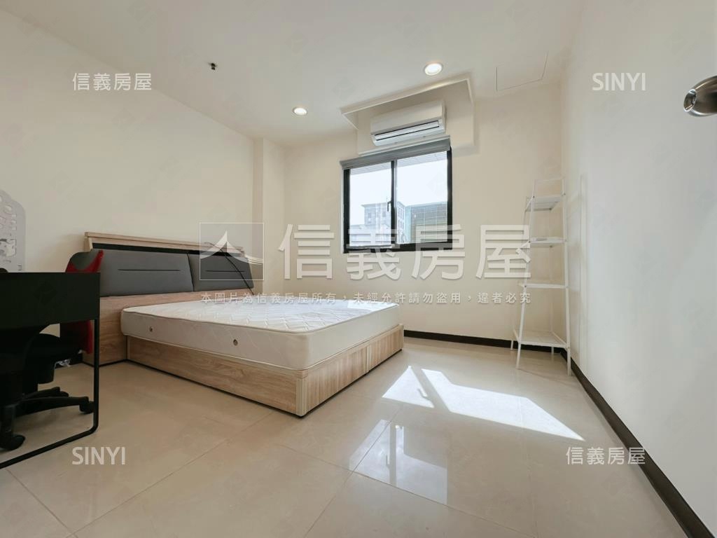 世紀皇家３房採光戶房屋室內格局與周邊環境