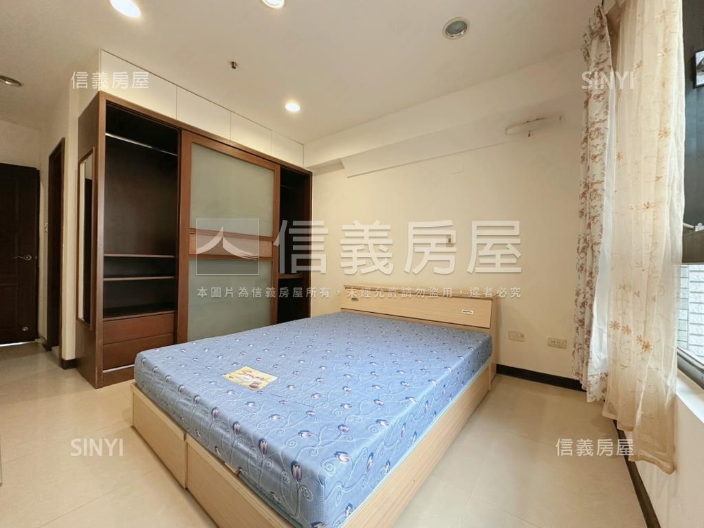 世紀皇家３房採光戶房屋室內格局與周邊環境