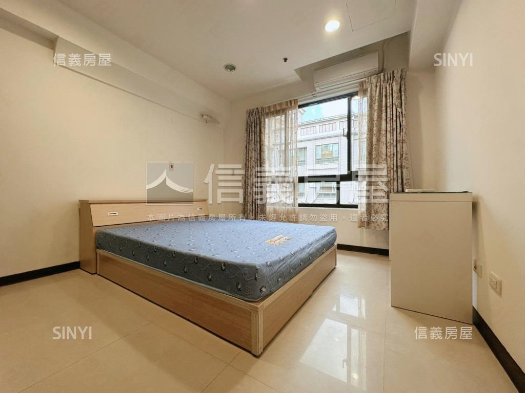 世紀皇家３房採光戶房屋室內格局與周邊環境