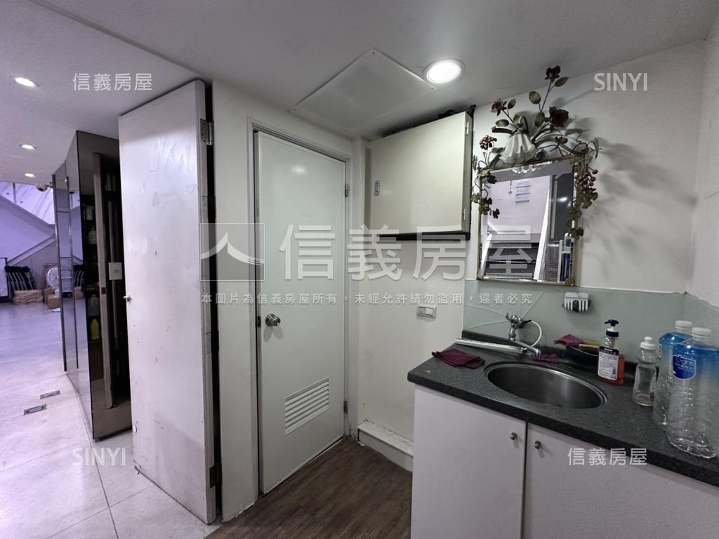 首選！正路旁質感透店房屋室內格局與周邊環境