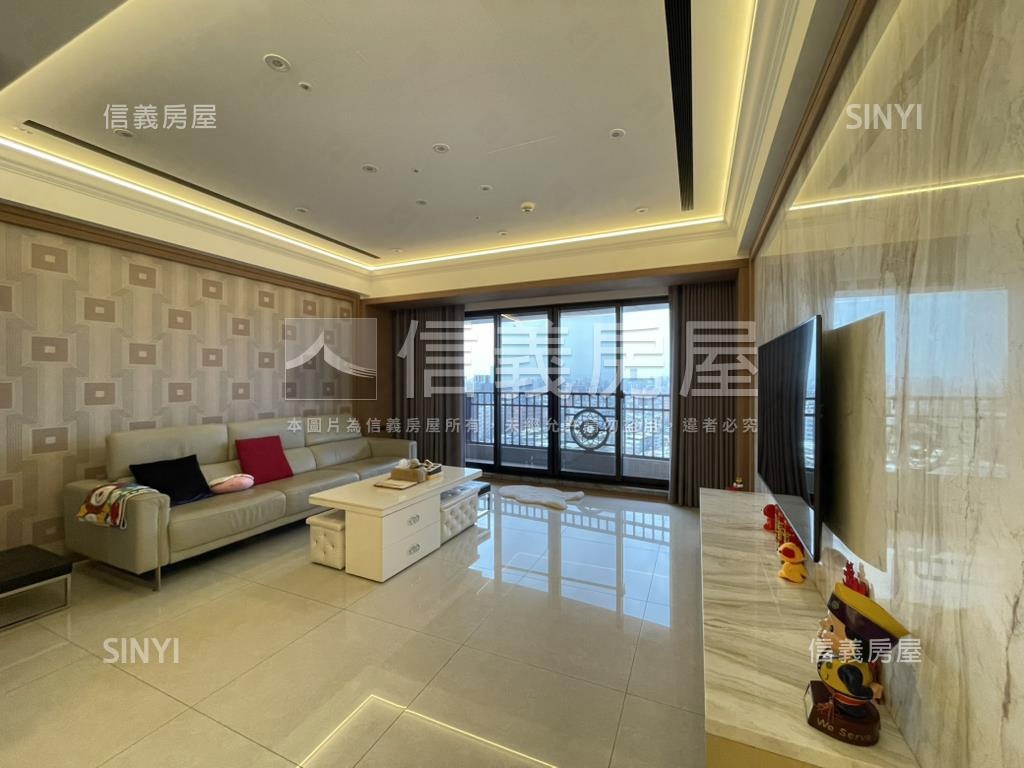 築城麗富高樓方正美四房房屋室內格局與周邊環境