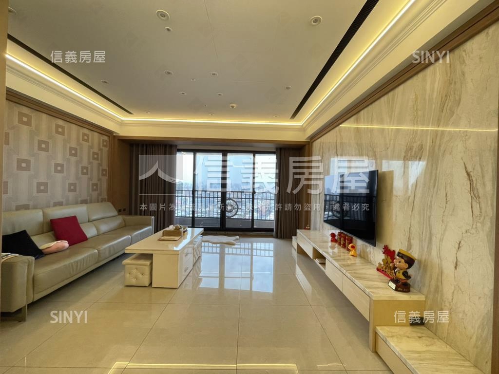 築城麗富高樓方正美四房房屋室內格局與周邊環境