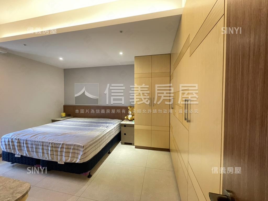 築城麗富高樓方正美四房房屋室內格局與周邊環境