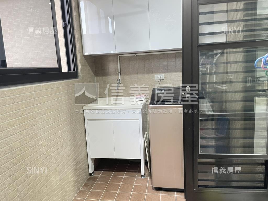 築城麗富高樓方正美四房房屋室內格局與周邊環境