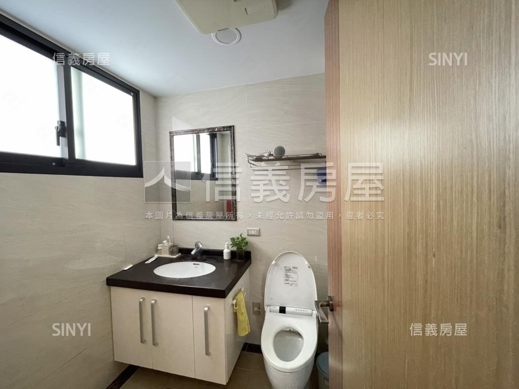 築城麗富高樓方正美四房房屋室內格局與周邊環境