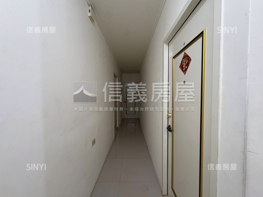 誠售近捷運電梯九套收租寶房屋室內格局與周邊環境
