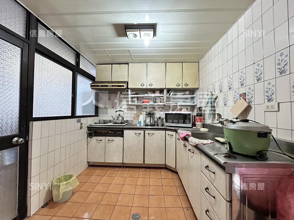 忠孝永春捷運電梯四房房屋室內格局與周邊環境