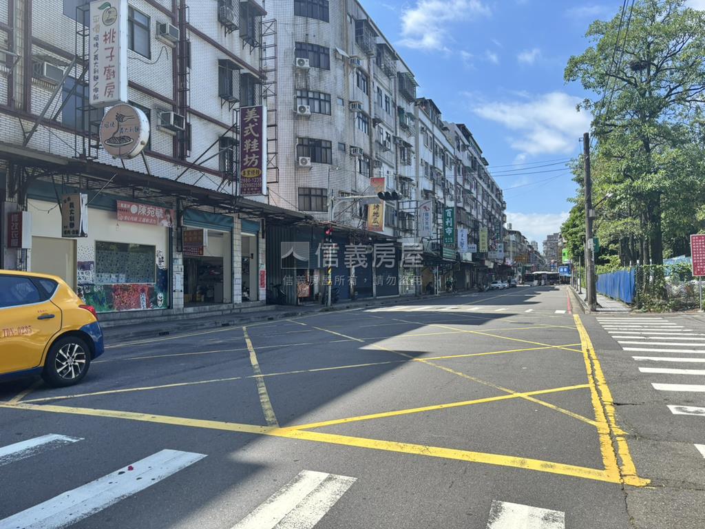 八米面寬黃金雙店面房屋室內格局與周邊環境