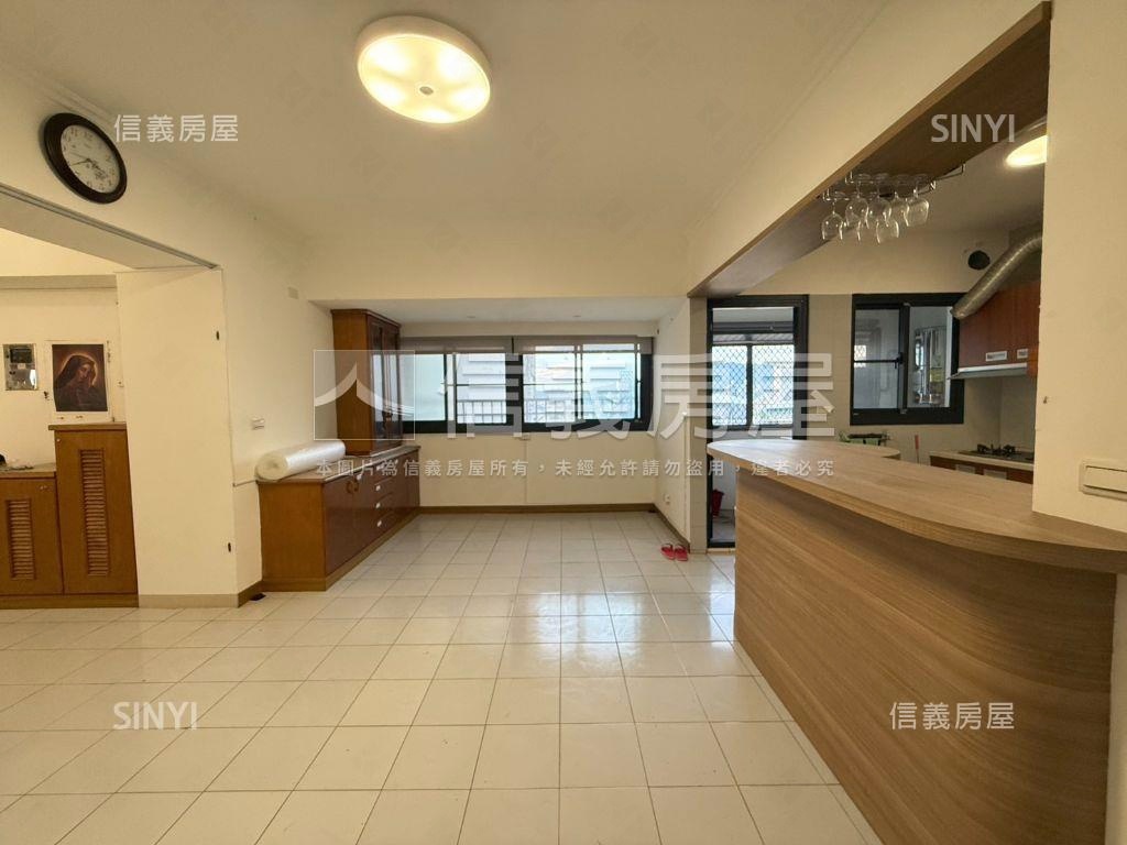 港灣海景三房平車房屋室內格局與周邊環境