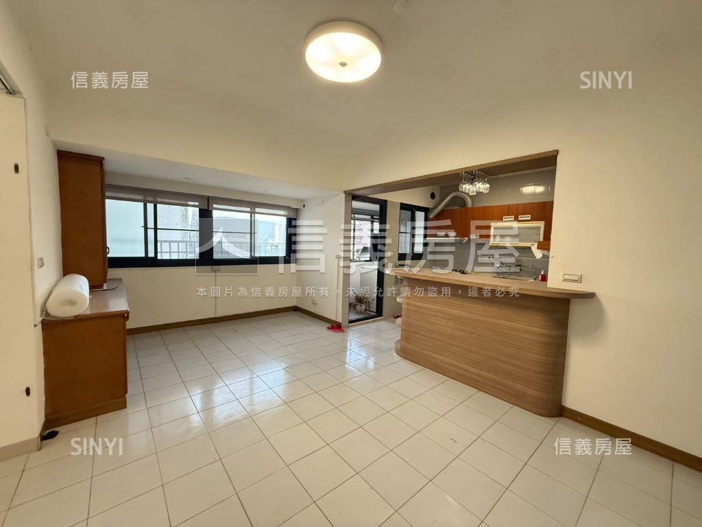 港灣海景三房平車房屋室內格局與周邊環境