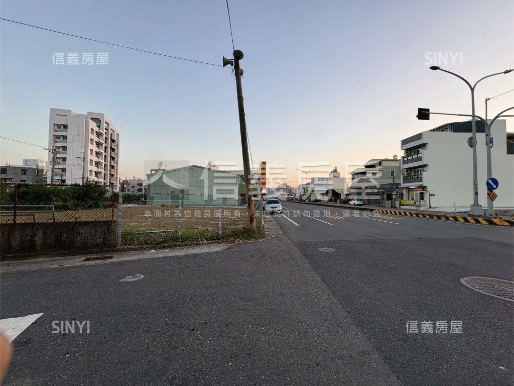 三登耘境｜次頂樓三房平車房屋室內格局與周邊環境