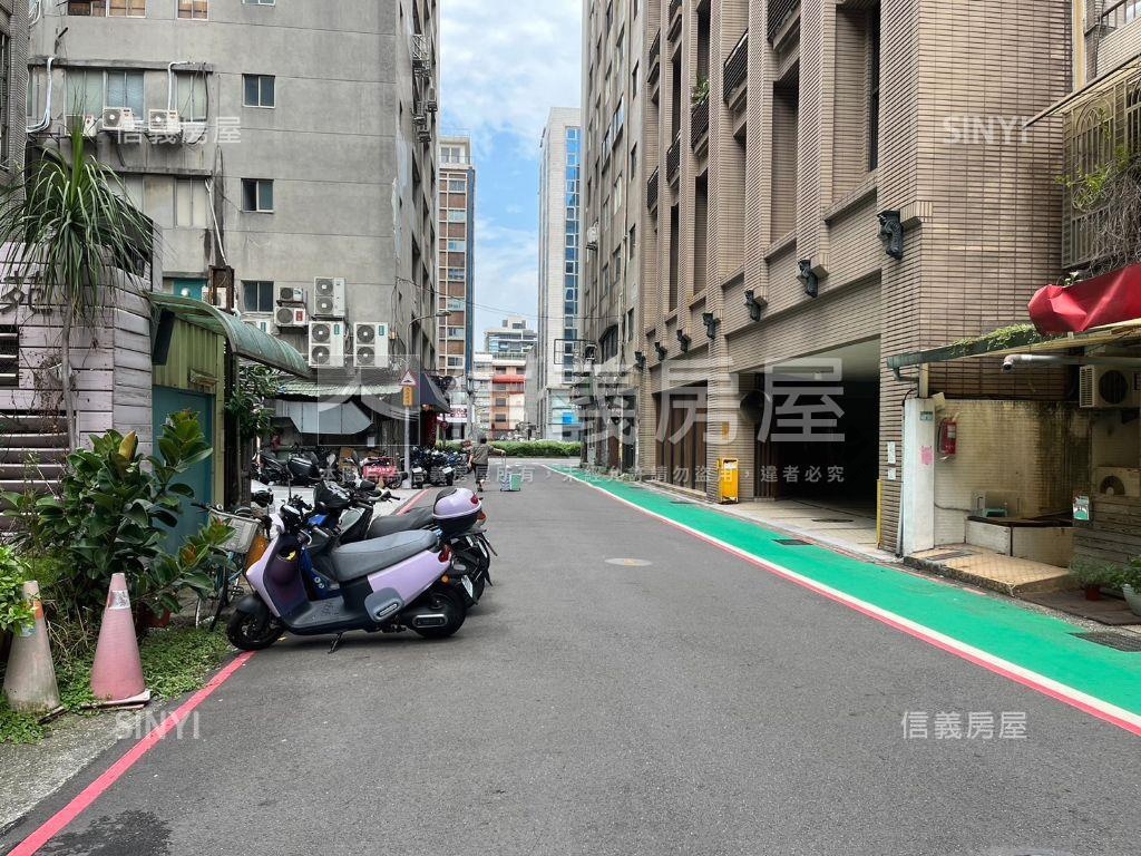 法國玫瑰停車位５房屋室內格局與周邊環境