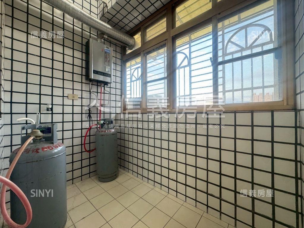 近車站方正三房房屋室內格局與周邊環境